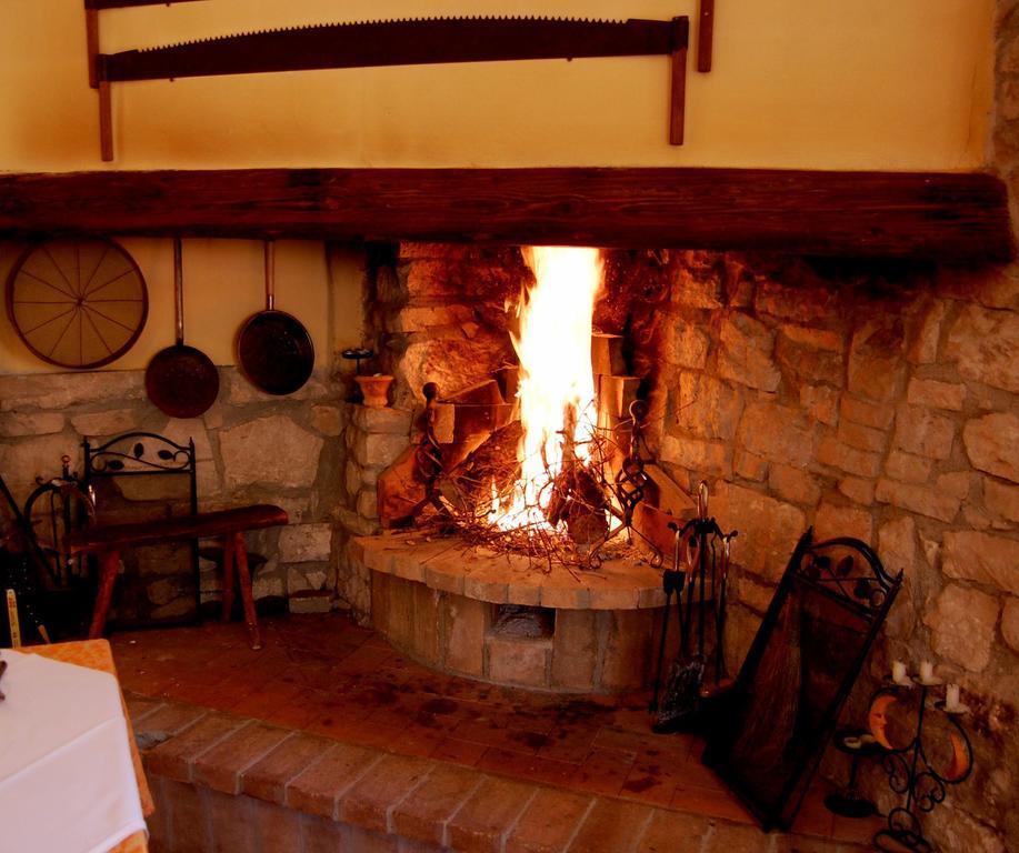 Aia Di Lazzaro Agriturismo Casalbore エクステリア 写真